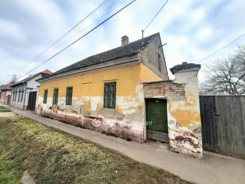 Eladó családi ház Nagykőrös
