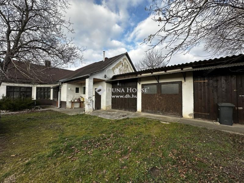 Eladó családi ház Tamási