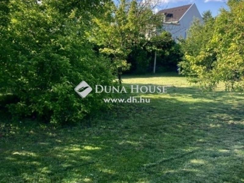 Eladó családi ház Vác