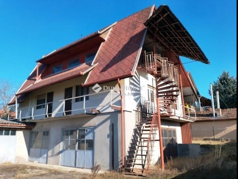 Eladó családi ház
