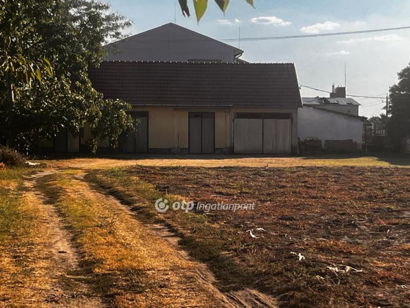 Eladó ipari terület Szeged