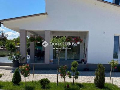 Eladó családi ház Enying