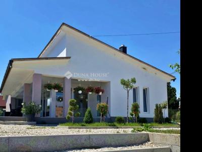 Eladó családi ház Enying