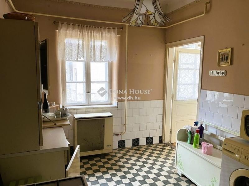 Eladó családi ház Bugyi