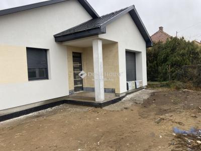 Eladó családi ház Dabas