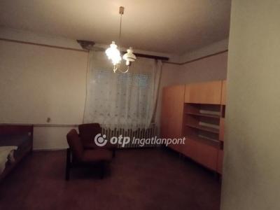 Eladó tanya Jászberény