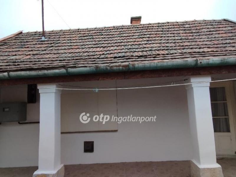 Eladó családi ház Jászberény