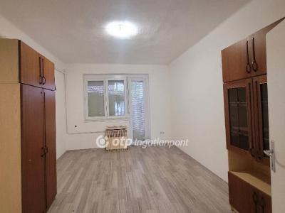 Eladó lakás Jászberény