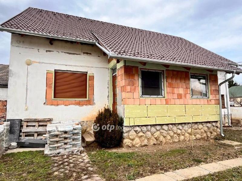 Eladó családi ház Bóly