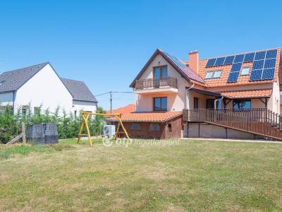 Eladó családi ház Nemesvámos