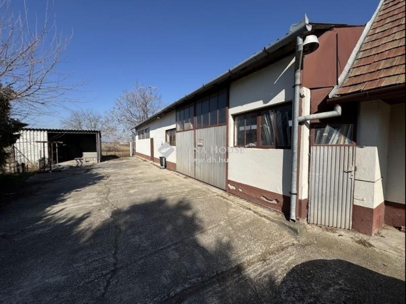 Eladó családi ház Szigetszentmiklós