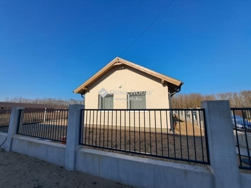 Eladó ikerház Vasad