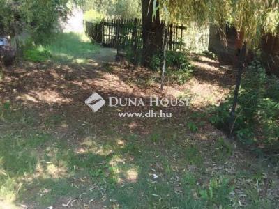 Eladó külterületi telek Erdőkertes