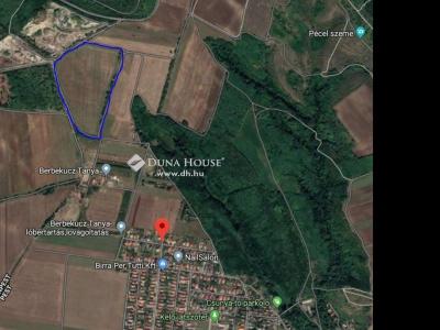 Eladó külterületi telek Pécel