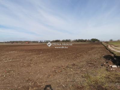 Eladó egyéb telek Fót
