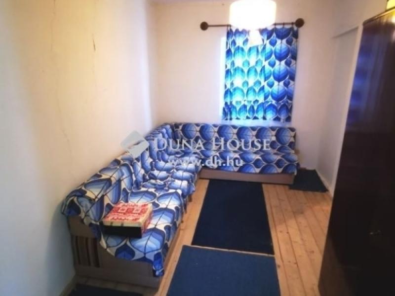 Eladó családi ház Esztergom