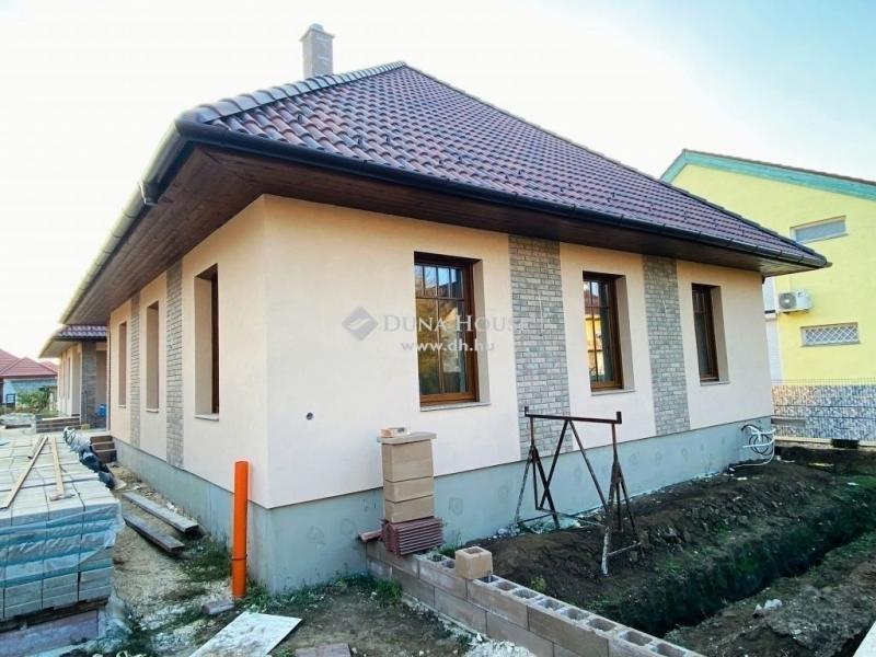 Eladó sorház Tápiószecső
