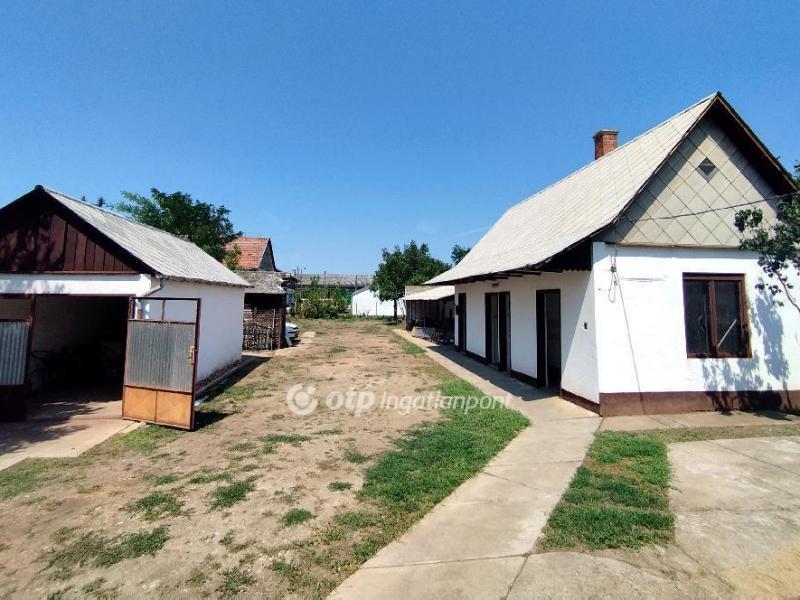 Eladó családi ház Túrkeve