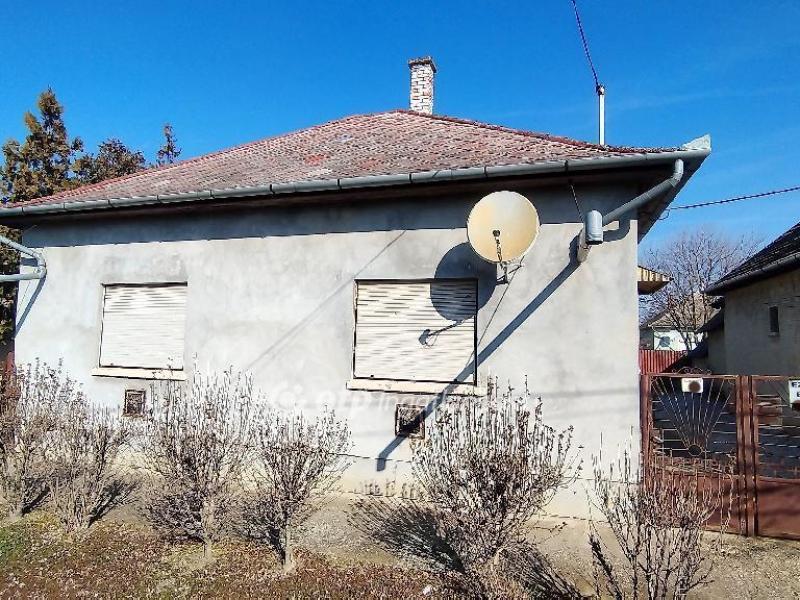 Eladó családi ház Túrkeve
