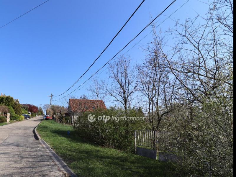 Eladó lakóövezeti telek Pécel