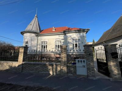 Eladó kastély Kecskemét