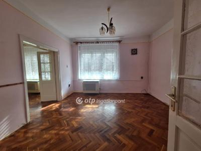 Eladó családi ház Karcag