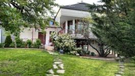 Eladó családi ház Budapest