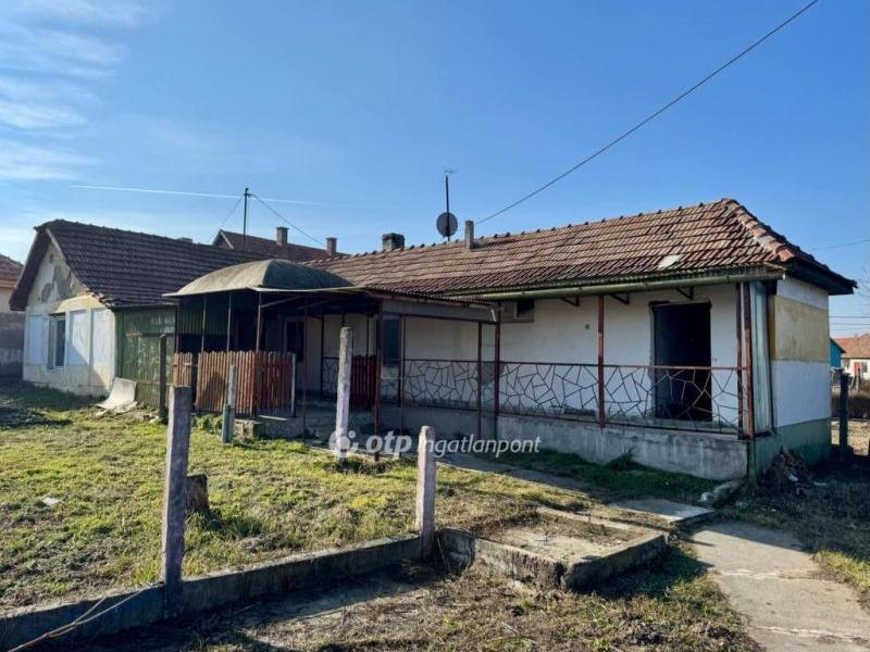 Eladó családi ház Szentlőrinckáta