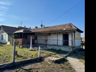 Eladó családi ház Szentlőrinckáta