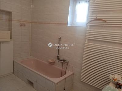 Eladó családi ház Igal