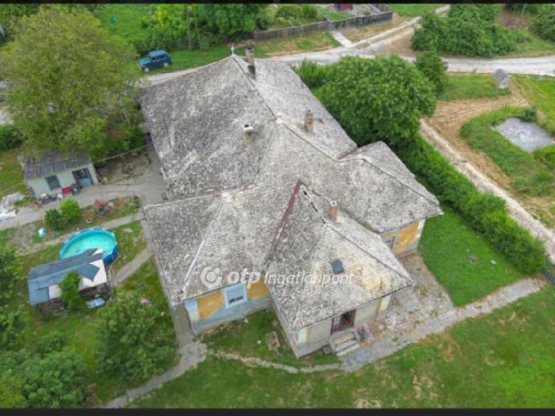 Eladó családi ház Szekszárd