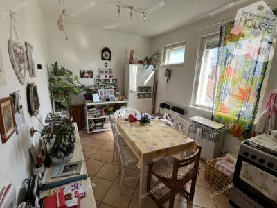 Eladó lakás Városföld