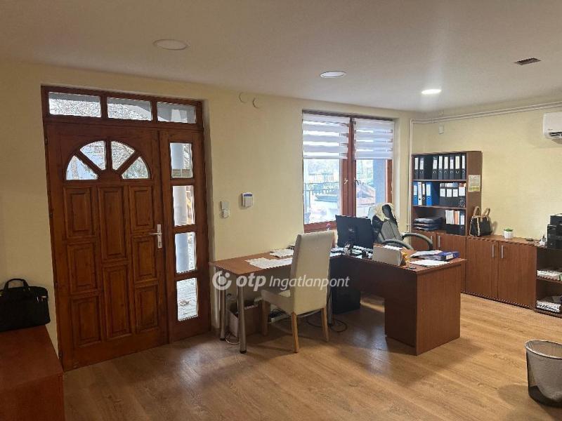 Eladó családi ház Siófok