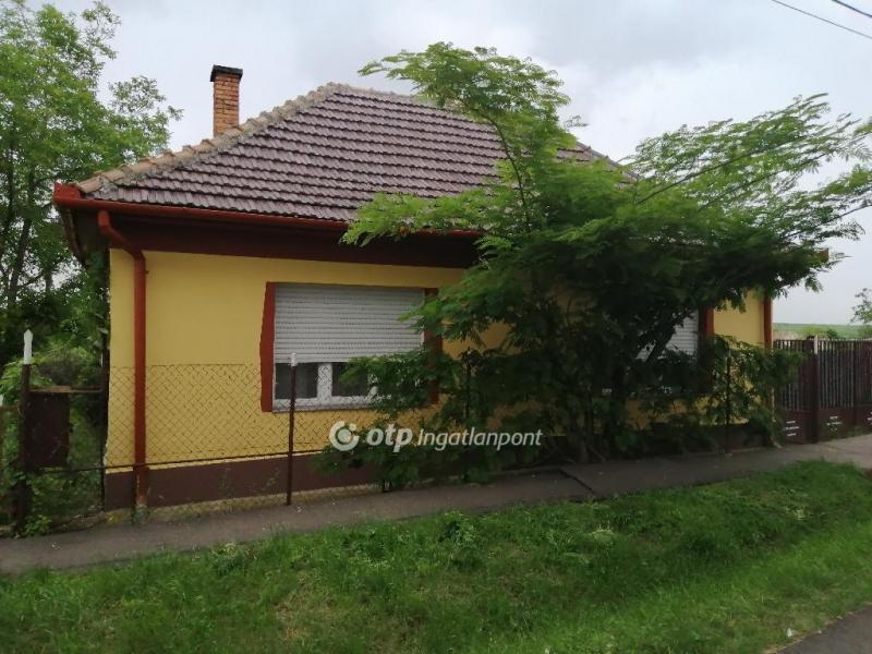 Eladó családi ház Halmajugra
