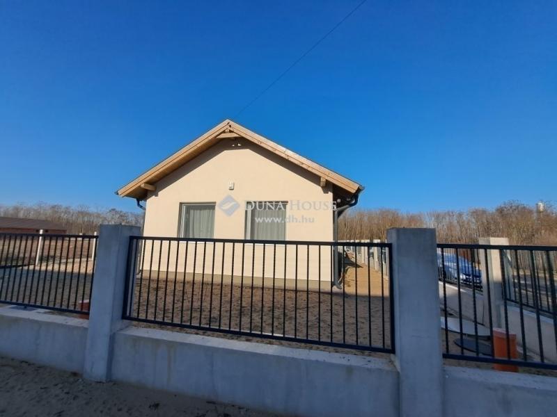Eladó ikerház Vasad