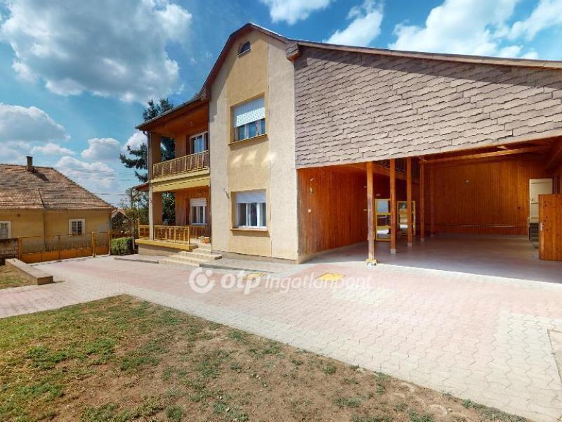 Eladó családi ház Tarcal