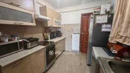 Eladó családi ház Karcag