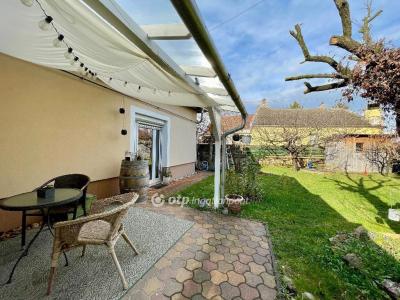 Eladó családi ház - 8200 Veszprém