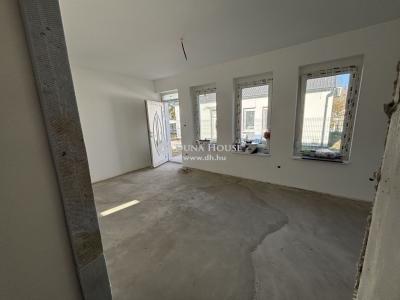 Eladó családi ház - 8600 Siófok