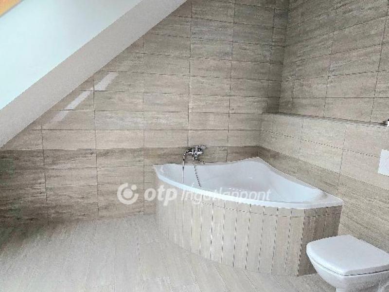 Eladó családi ház Debrecen