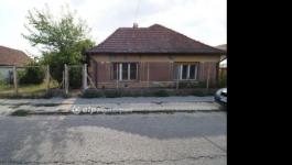 Eladó családi ház Dömsöd