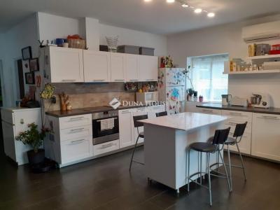 Eladó családi ház Budapest