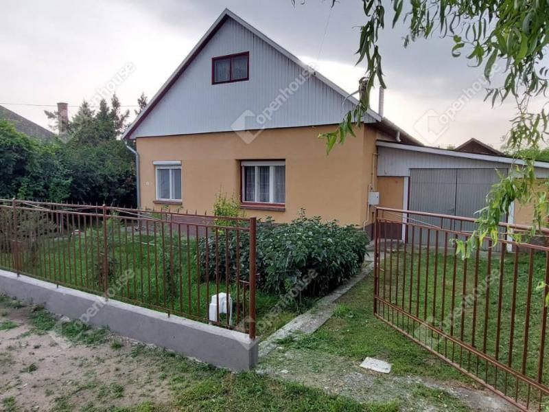 Eladó családi ház Bugyi