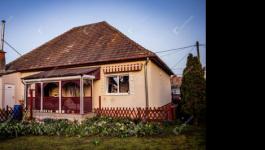 Eladó családi ház Vác