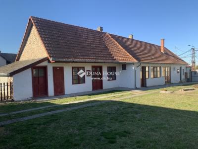 Eladó családi ház Tolna