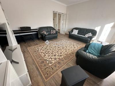 Eladó családi ház Budapest