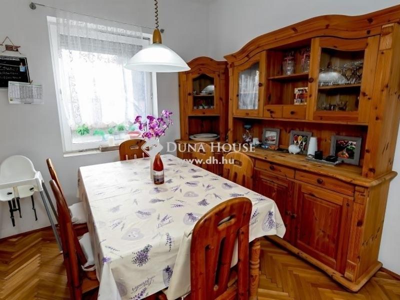 Eladó családi ház Balatonszemes