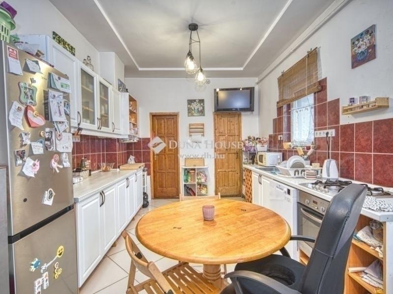 Eladó családi ház Budapest