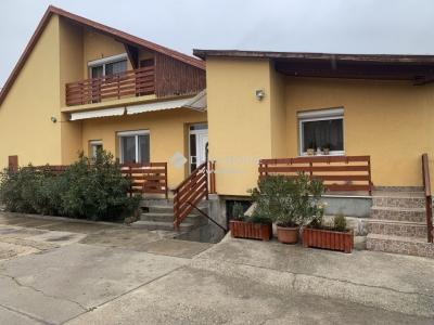 Eladó családi ház Szigethalom