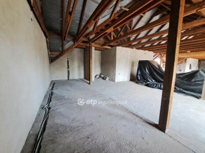 Eladó lakás Püspökladány